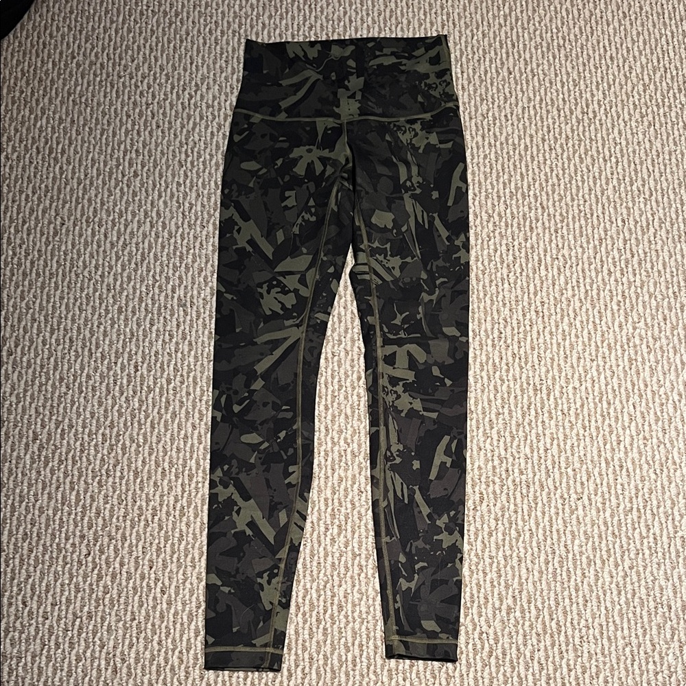 lululemon athletica Women's Leggings - Black Green Camouflage - Picture 6 of 8